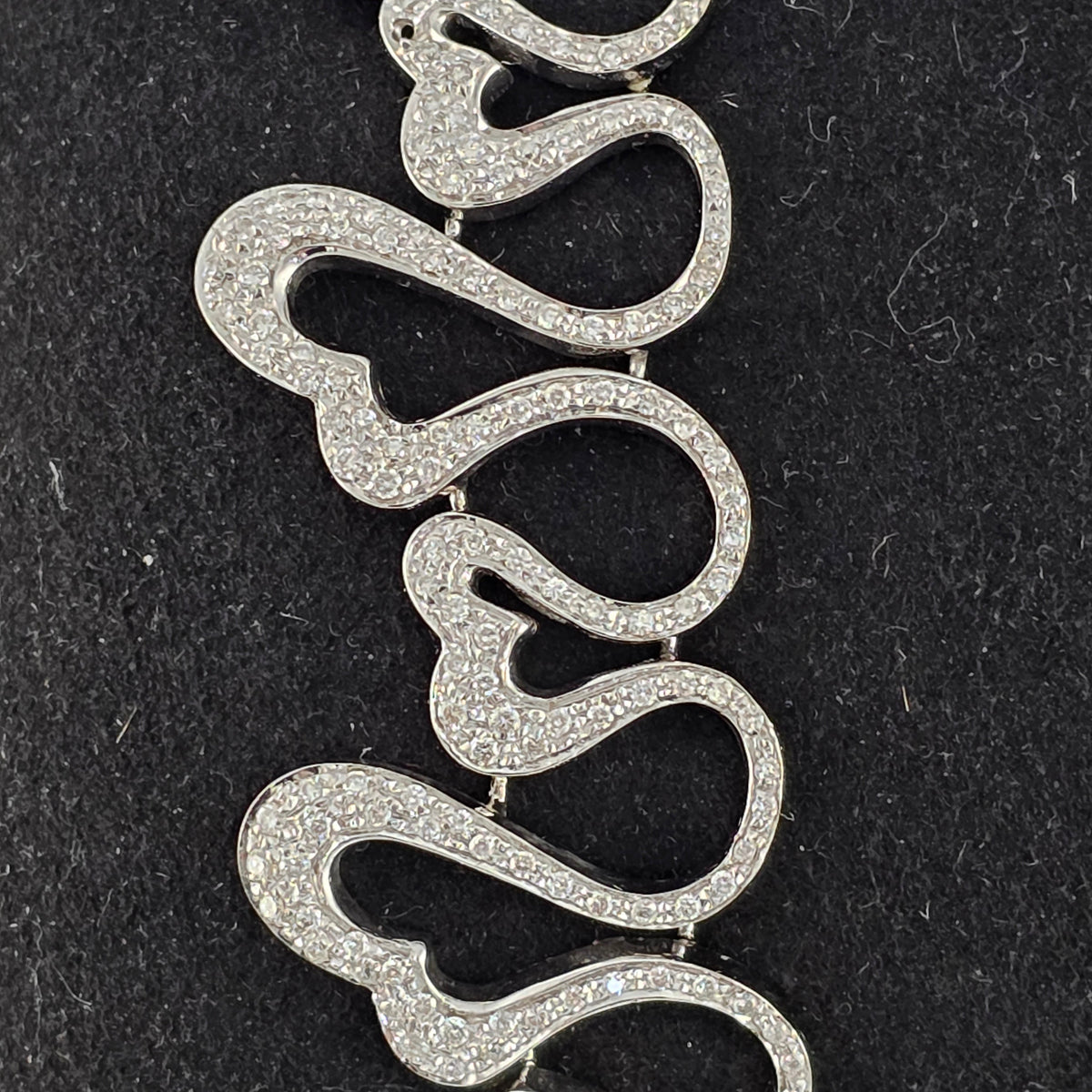 Diamond Heart Wave Bangle