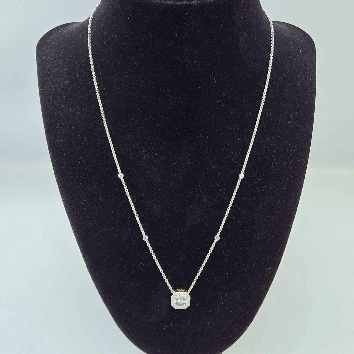 White Gold Asher Pendant with Chain