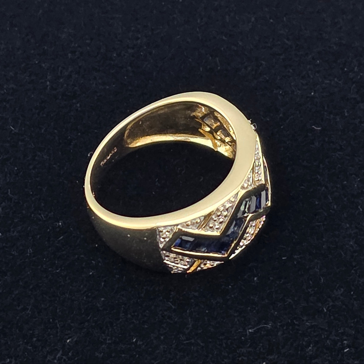 Yellow Gold Zig Zag Sapphire Band