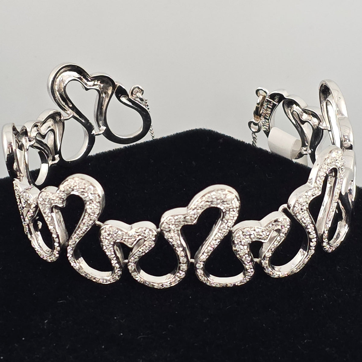 Diamond Heart Wave Bangle