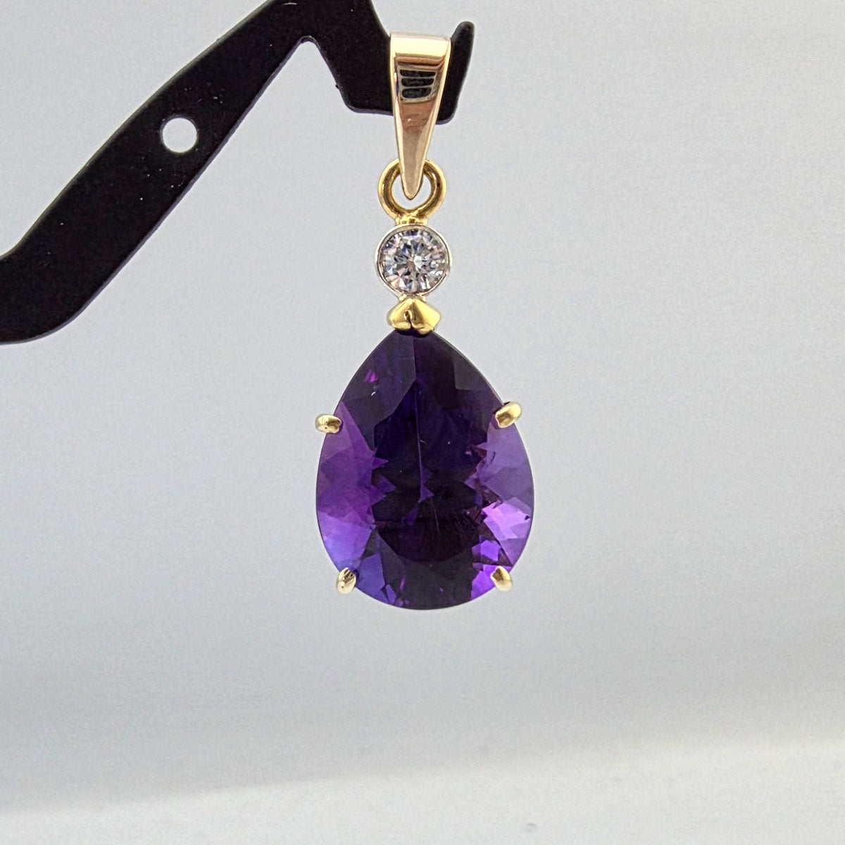 Yellow Gold Amethyst Pendant
