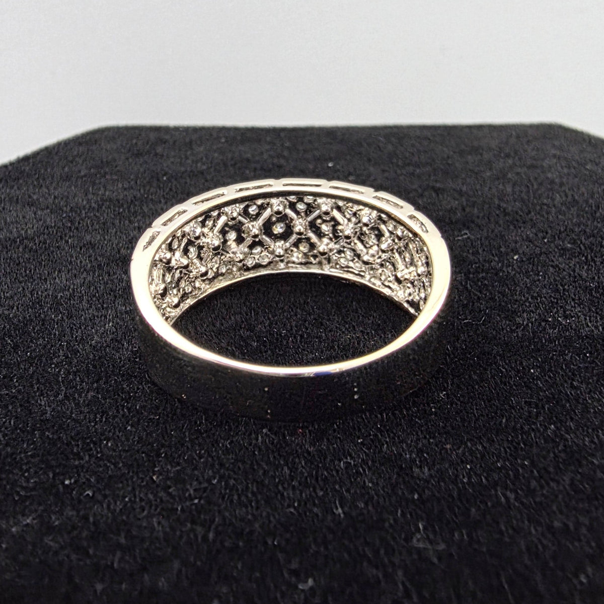 White Gold Antique Ring