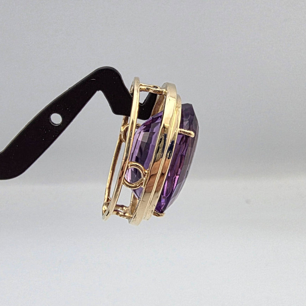 Yellow Gold Oval Amethyst Pendant