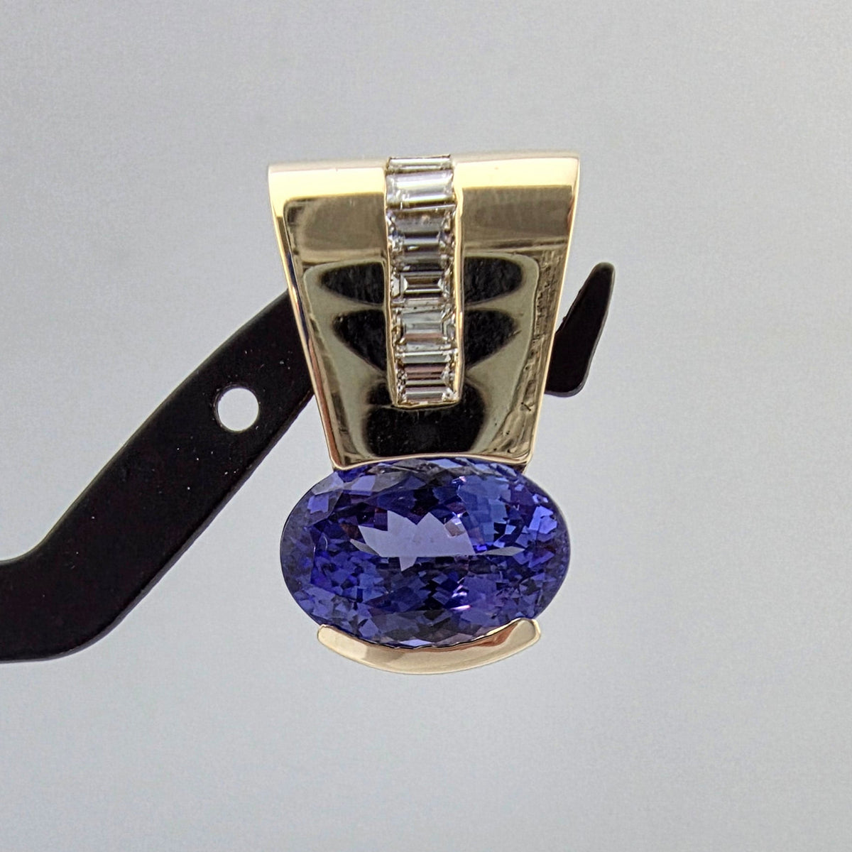 Yellow Gold Oval Tanzanite Pendant