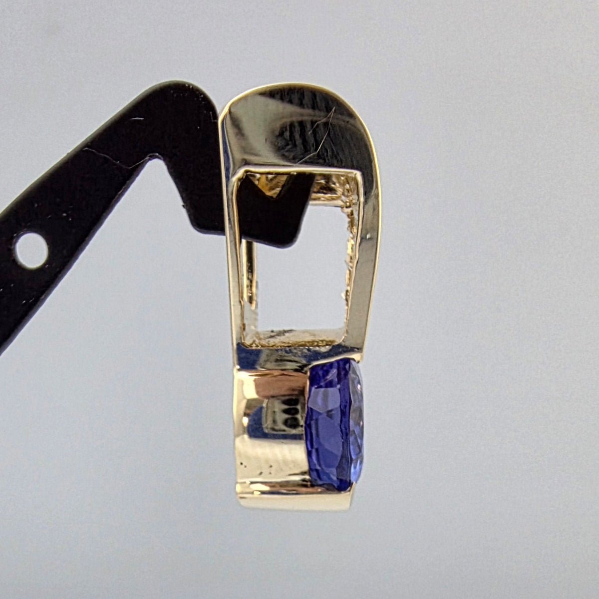 Yellow Gold Oval Tanzanite Pendant