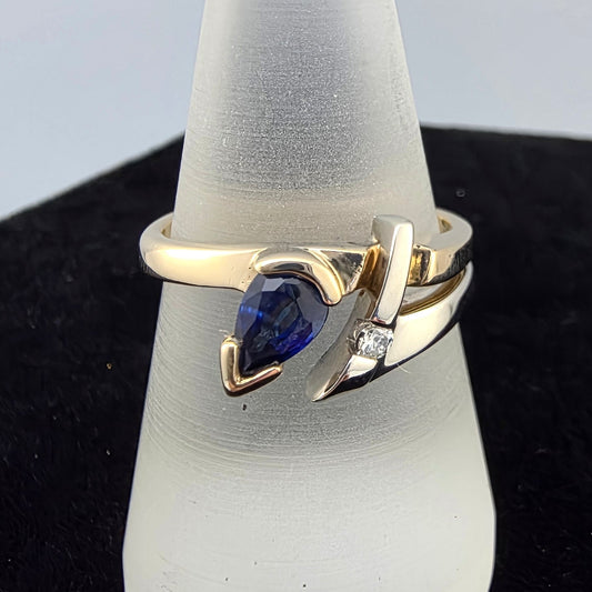 Two Tone Pear Sapphire Ring